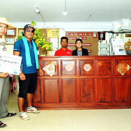 First Hotel Battambang Esterno foto