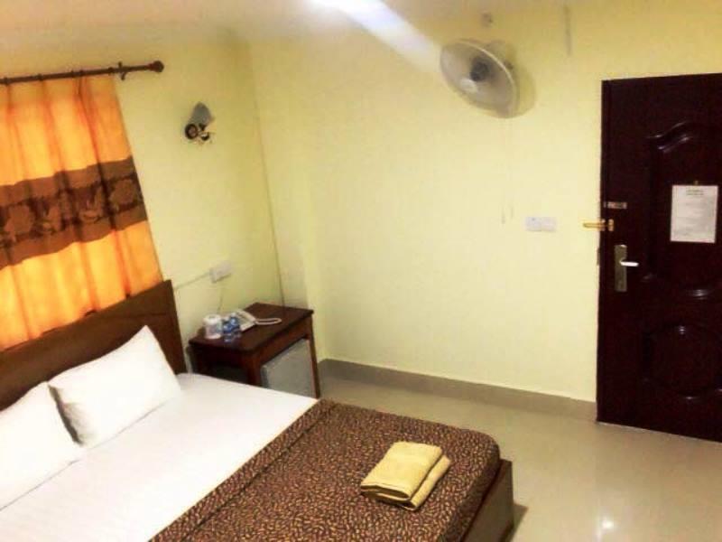First Hotel Battambang Esterno foto