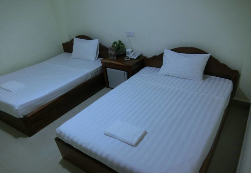 First Hotel Battambang Esterno foto