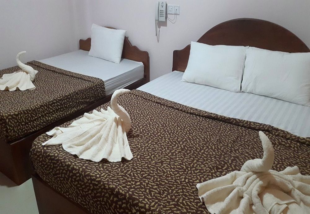 First Hotel Battambang Esterno foto