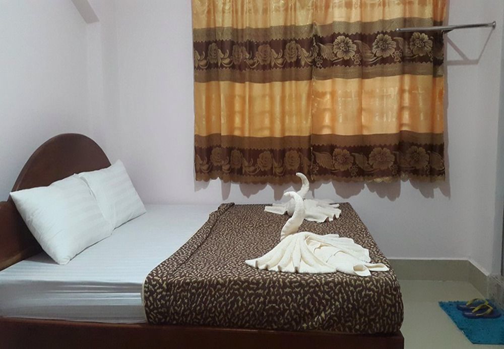 First Hotel Battambang Esterno foto
