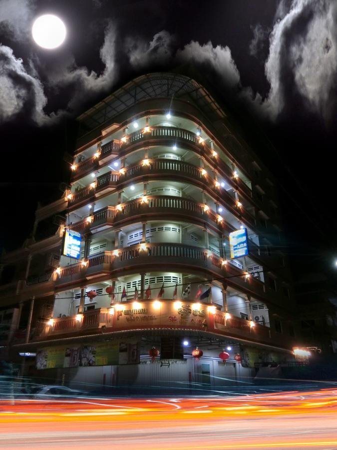 First Hotel Battambang Esterno foto