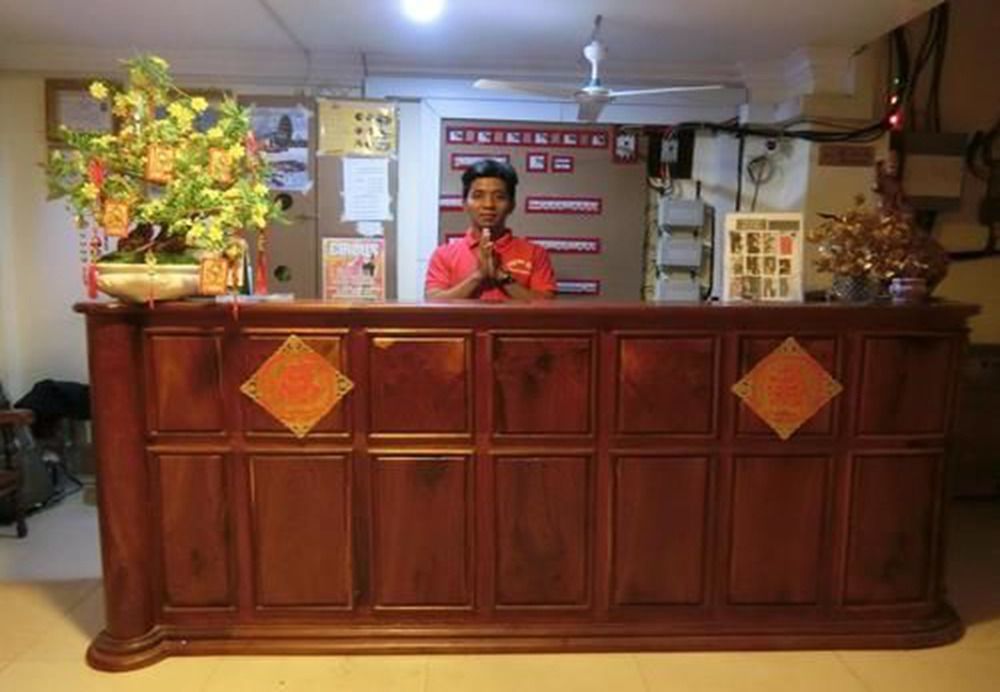 First Hotel Battambang Esterno foto