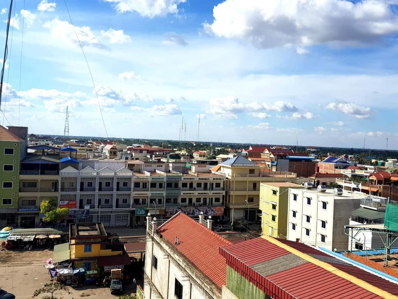 First Hotel Battambang Esterno foto