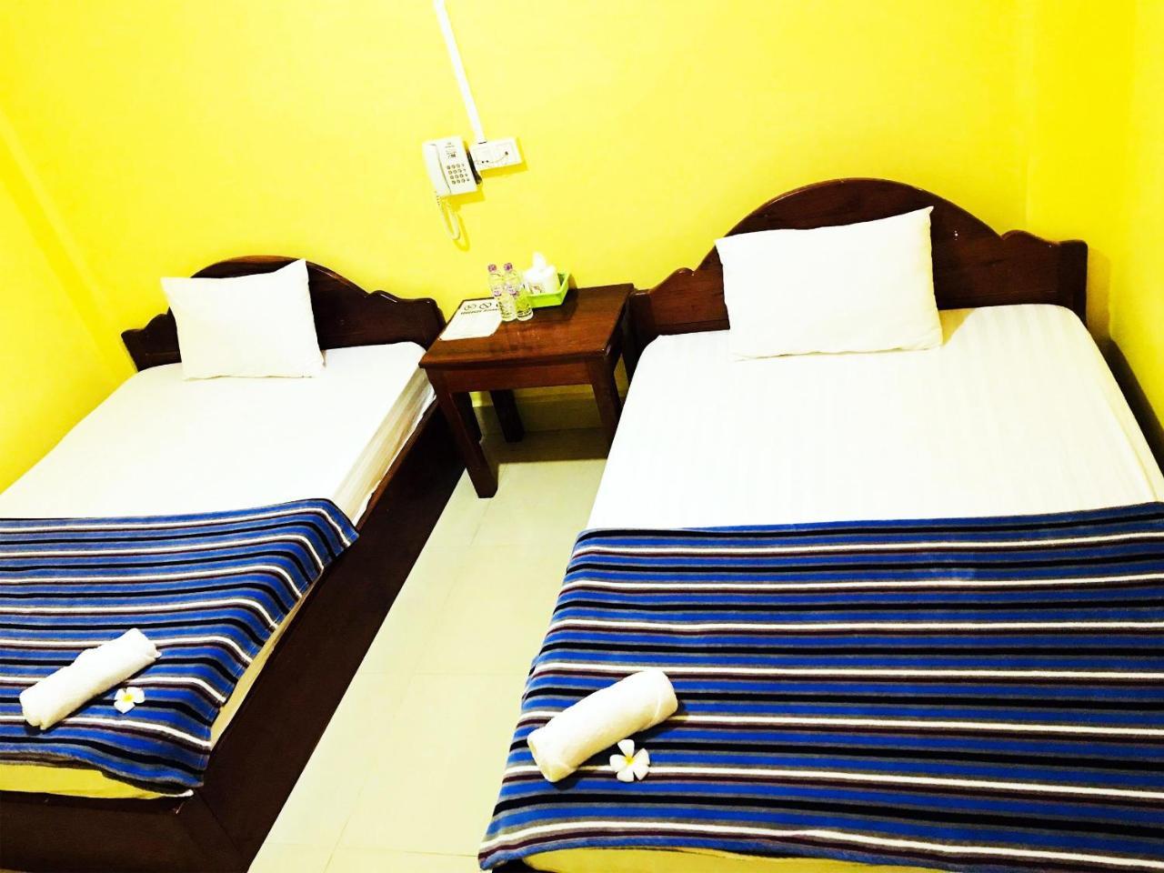 First Hotel Battambang Esterno foto